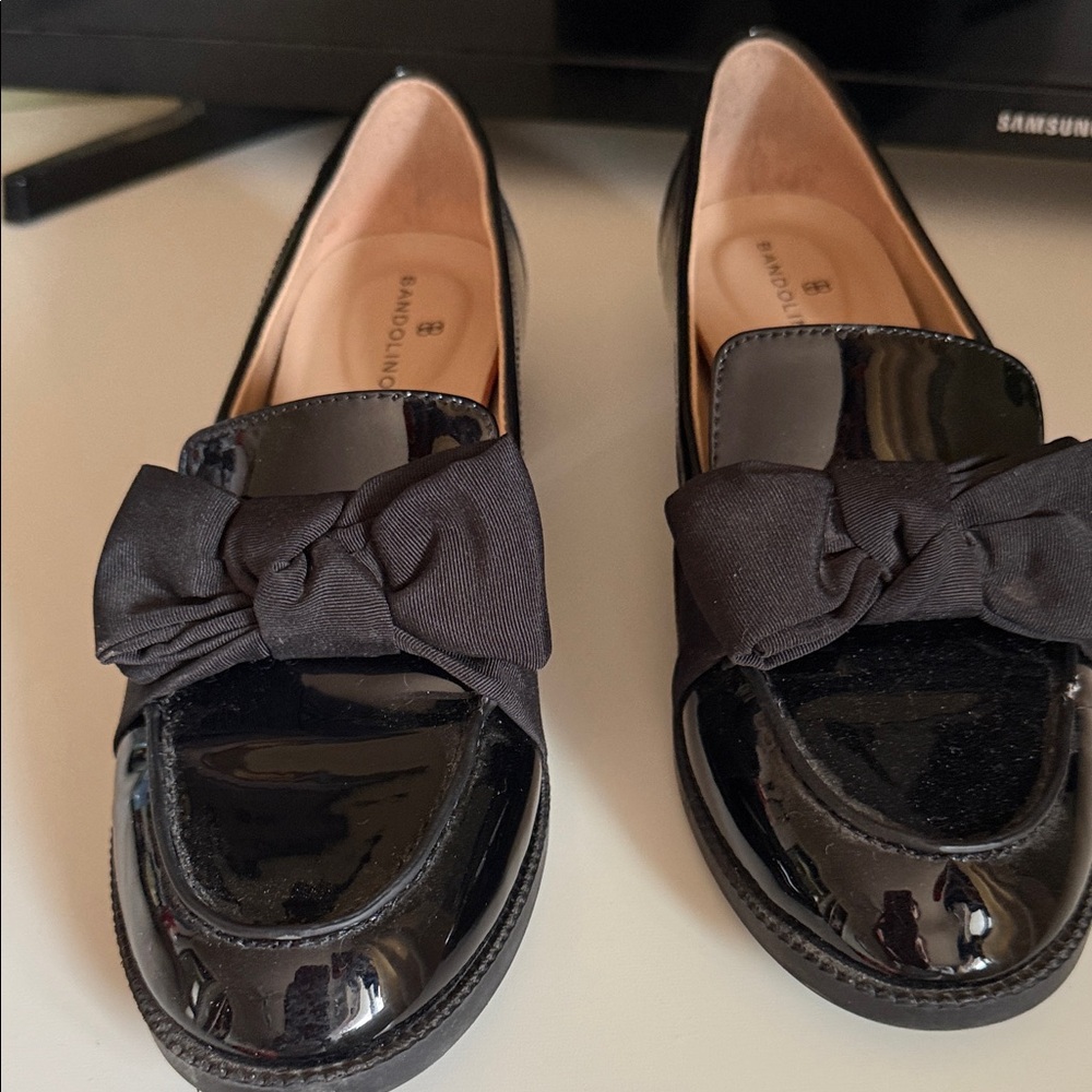 Bandolino Black Patent Loafers with Bow Accent